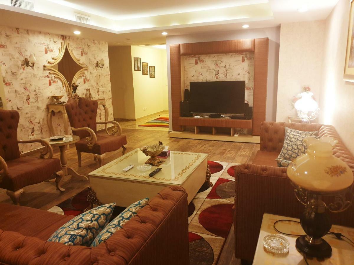 Royal Residencia Centaurus Apartment Исламабад Екстериор снимка